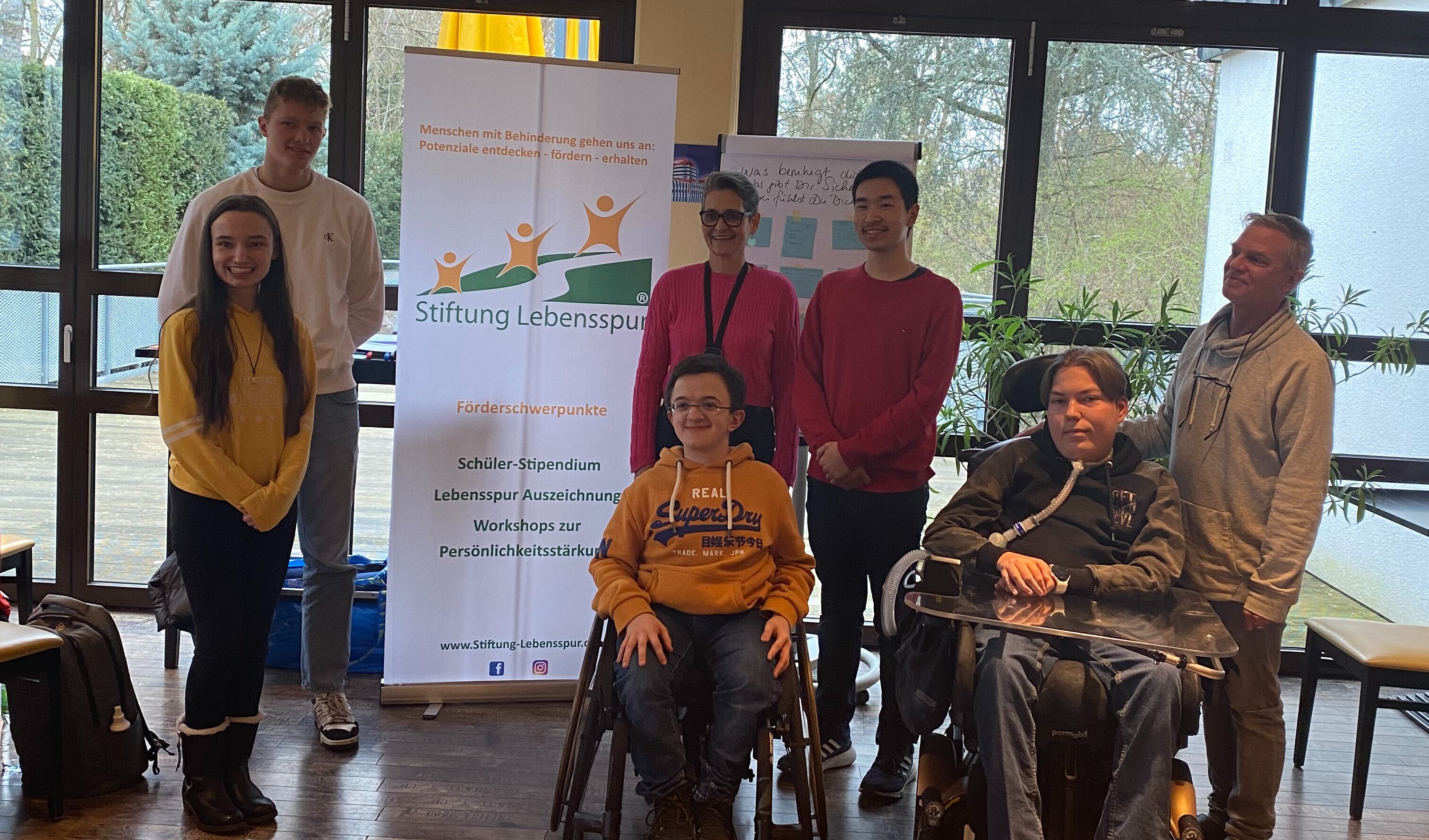 vier Teilnehmende und Workshopleiterin Marie Wolf
